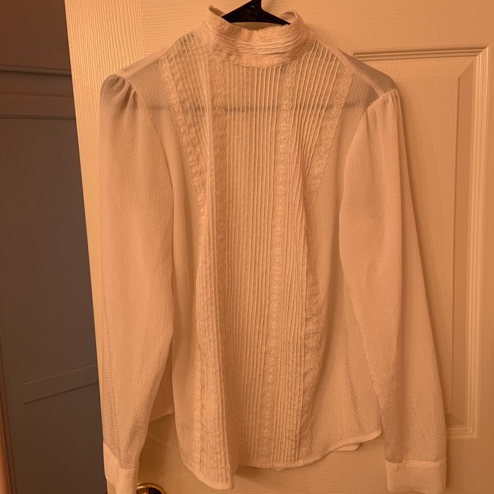 White Lacey turtle neck